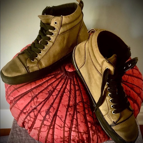 John Varvatos Genuine Leather Converse Style High Top Sneakers.  Brand New!! - Picture 3 of 5